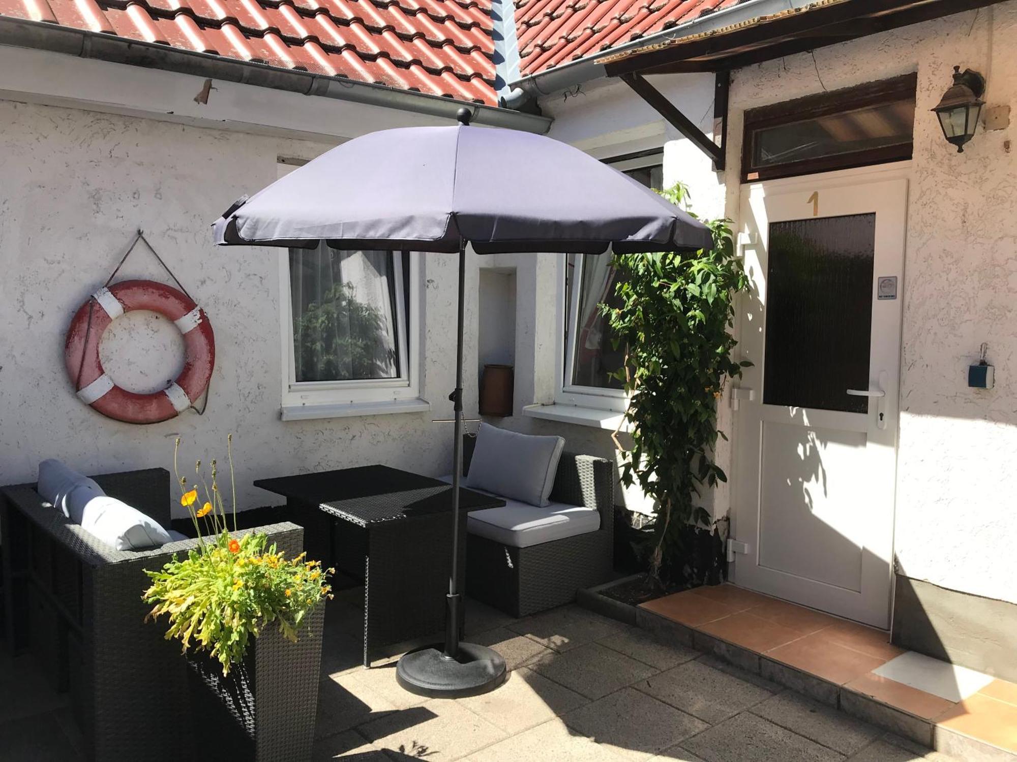 Alexandrinenstraße In Warnemünde *